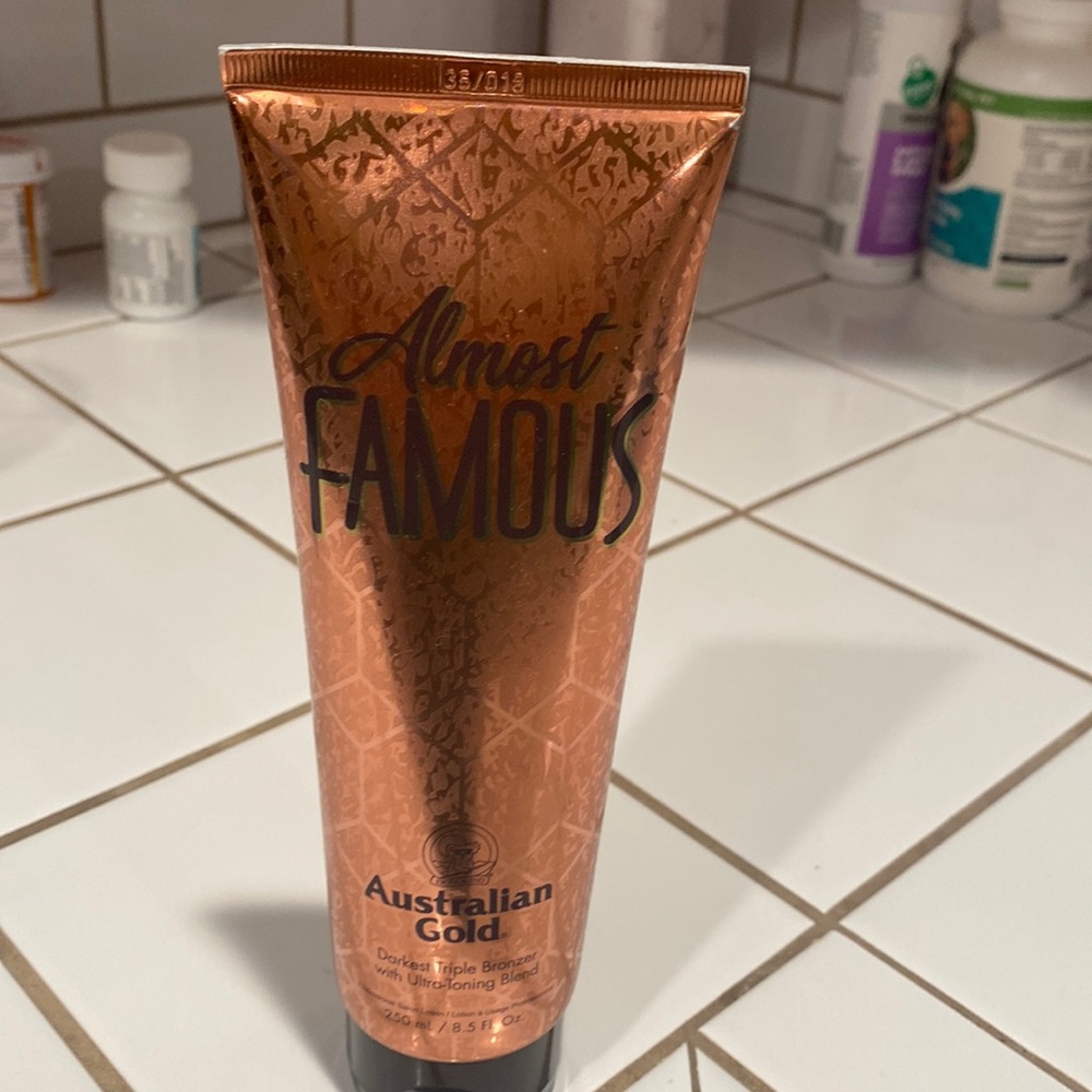 Australian gold almost famous darkest triple bronzing lotion- Used